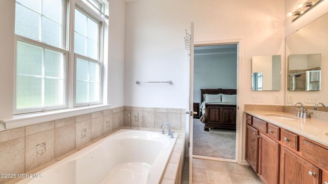 Bathroom, Bedroom, Dual Sink Vanities, Interior