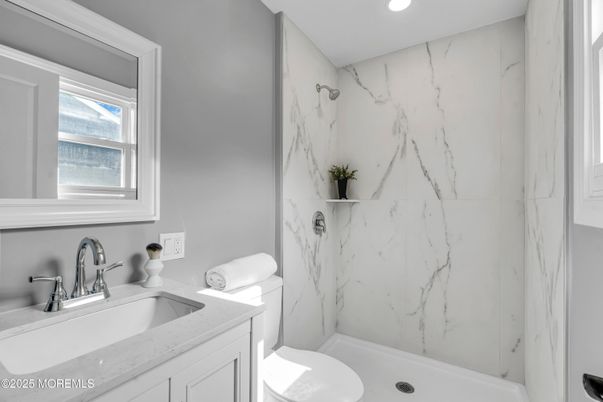 Bathroom, Interior, Marble Walls, Recessed Lighting