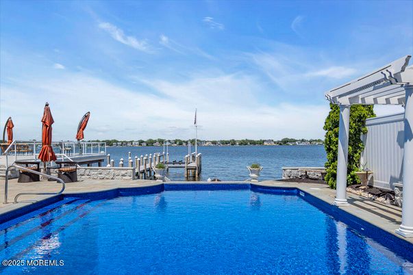 Exterior, Pool, Water