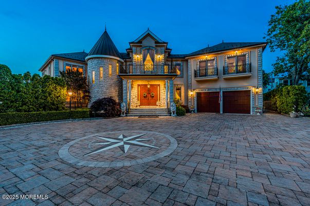 Attached, Exterior, Facade, French Provincial