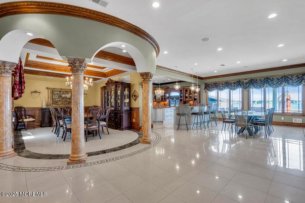 Chandelier, Dining room, Interior, Pendant Lights, Recessed Lighting, Wooden Beams