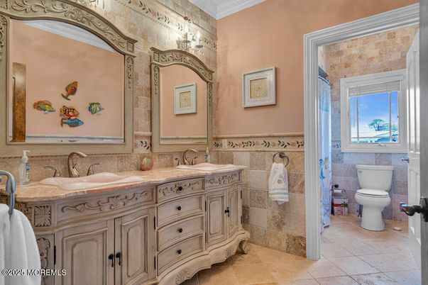 Bathroom, Dual Sink Vanities, Interior