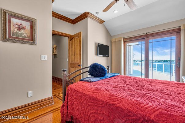 Bedroom, Interior, Recessed Lighting, Water, Wood Texture Flooring