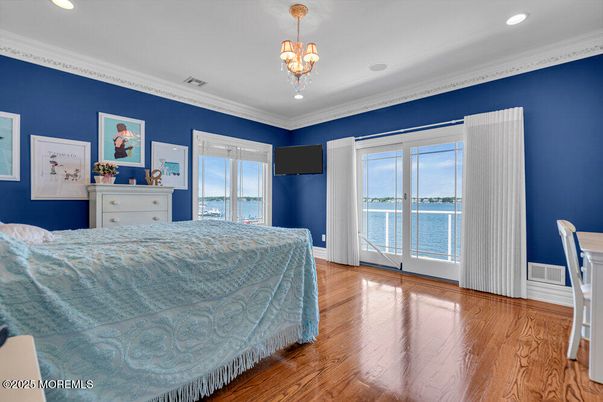 Bedroom, Interior, Recessed Lighting, Water, Wood Texture Flooring