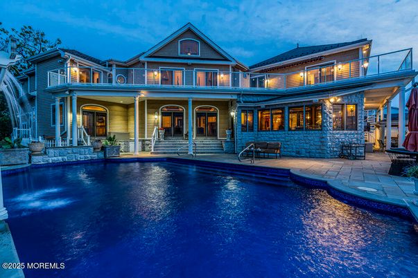 Exterior, Facade, Pool, Queen Anne Victorian