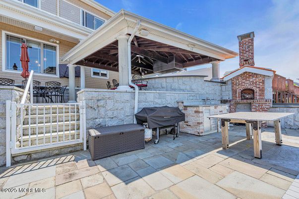 Exterior, Fireplace