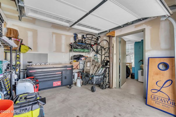 Garage, Interior