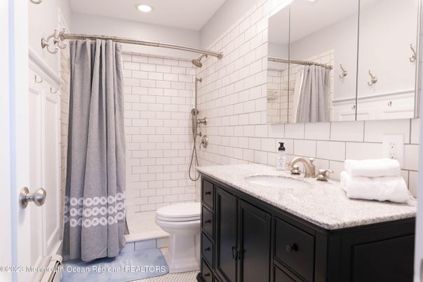 Bathroom, Interior, Recessed Lighting