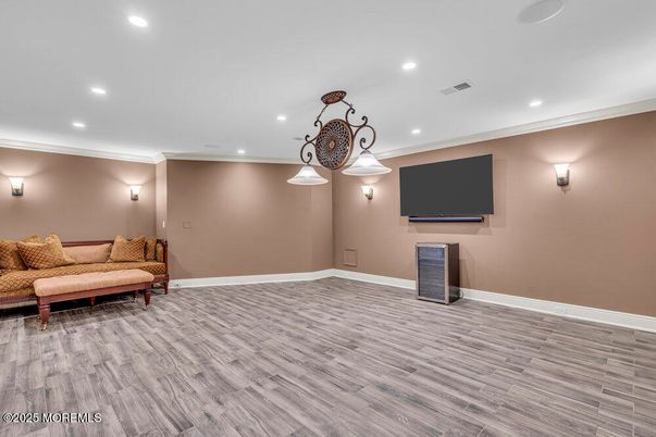 Interior, Recessed Lighting, Wood Texture Flooring