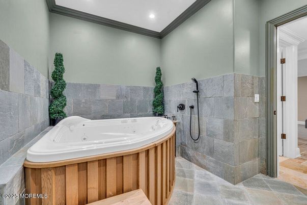 Bathroom, Hot Tub, Interior, Recessed Lighting