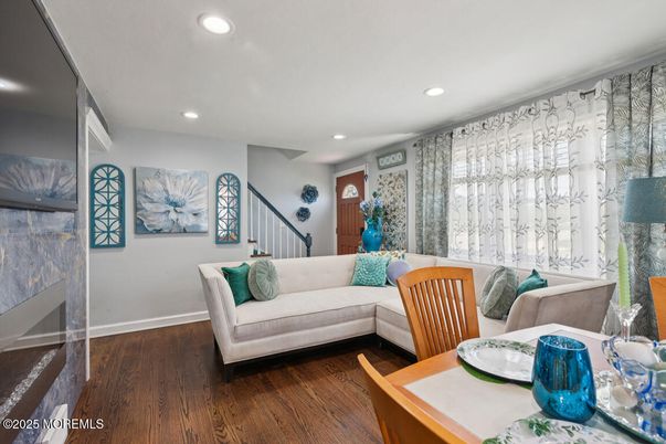 Interior, Living room, Recessed Lighting, Wood Texture Flooring