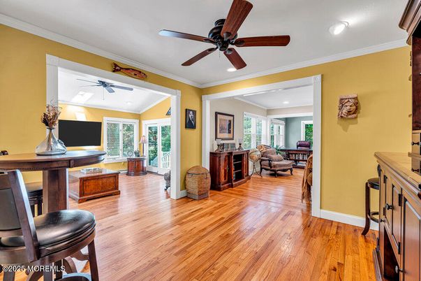 Interior, Recessed Lighting, Wood Texture Flooring