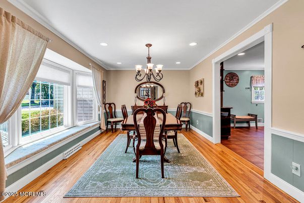 Chandelier, Dining room, Interior, Recessed Lighting, Wood Texture Flooring