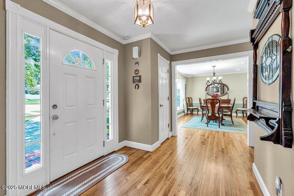 Chandelier, Dining room, Interior, Recessed Lighting, Wood Texture Flooring
