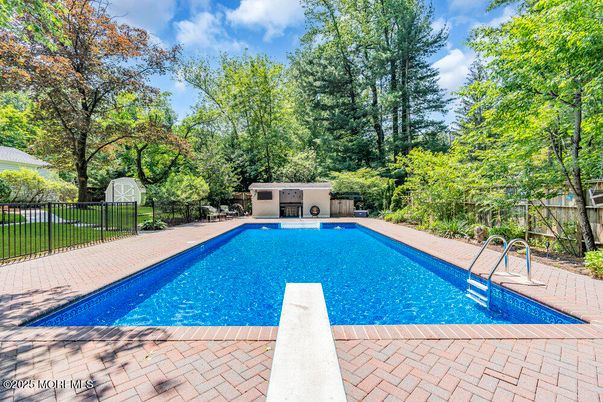 Exterior, Pool