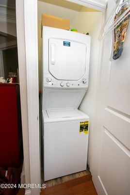 Interior, Utility Closets, Washer, Wood Texture Flooring
