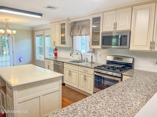 Chandelier, Interior, Kitchen, Wood Texture Flooring