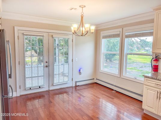 Chandelier, Empty room, Interior, Wood Texture Flooring
