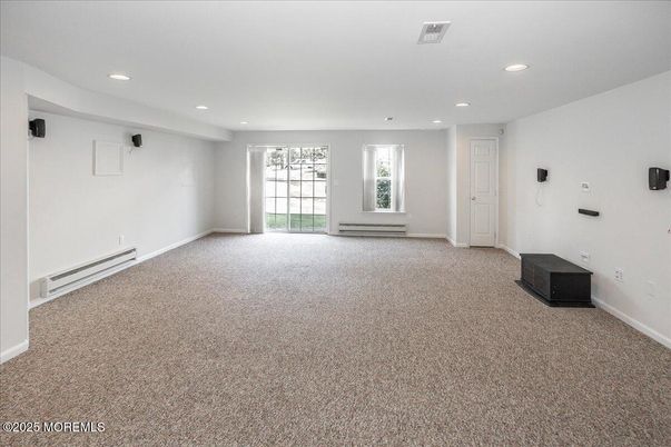 Empty room, Interior, Recessed Lighting