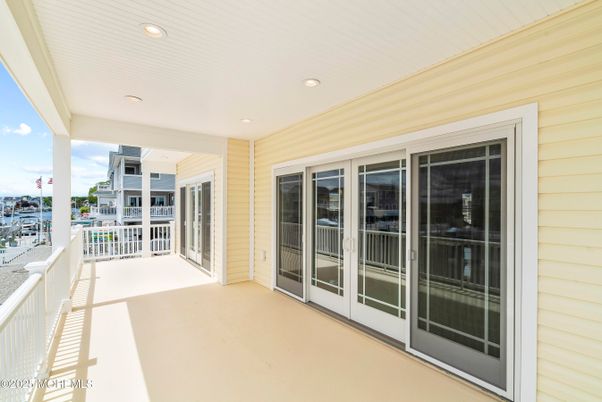 Exterior, Recessed Lighting, Water