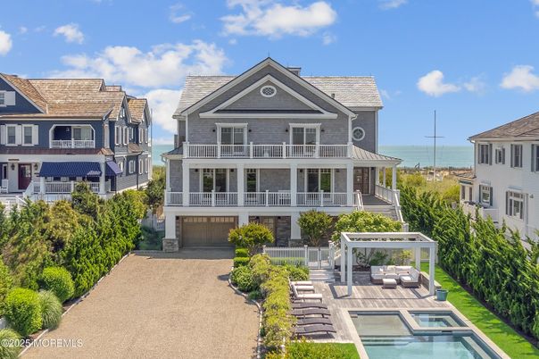 Exterior, Facade, Pool, Water, Queen Anne Victorian