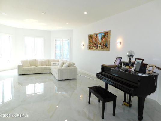 Interior, Living room, Marble, Piano, Recessed Lighting