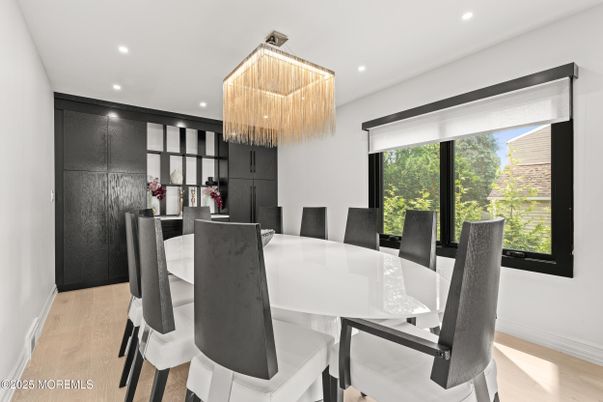 Chandelier, Dining room, Interior, Recessed Lighting, Wood Texture Flooring