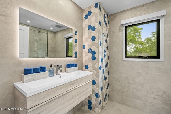 Bathroom, Interior, Recessed Lighting