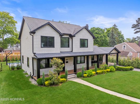 Backyard, Exterior, Facade, Farmhouse