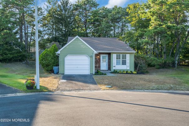 Attached, Detached Garage, Exterior, Facade, Ranch