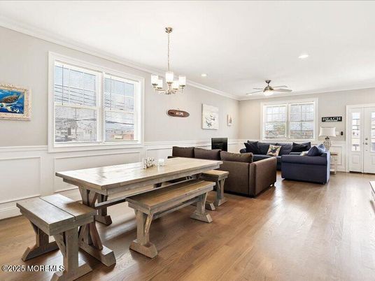 Dining room, Interior, Living room, Pendant Lights, Recessed Lighting, Wood Texture Flooring