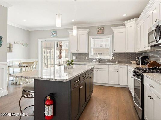 Interior, Kitchen, Pendant Lights, Recessed Lighting, Wood Texture Flooring