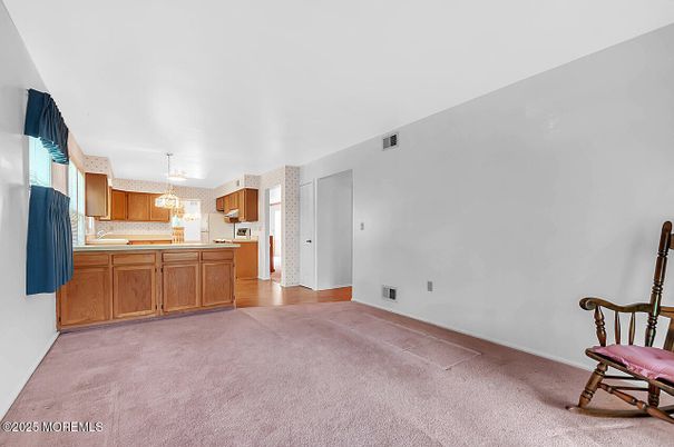 Chandelier, Empty room, Interior, Kitchen
