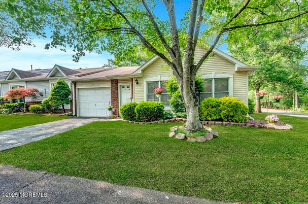 Attached, Exterior, Facade, Brick Facade, Ranch