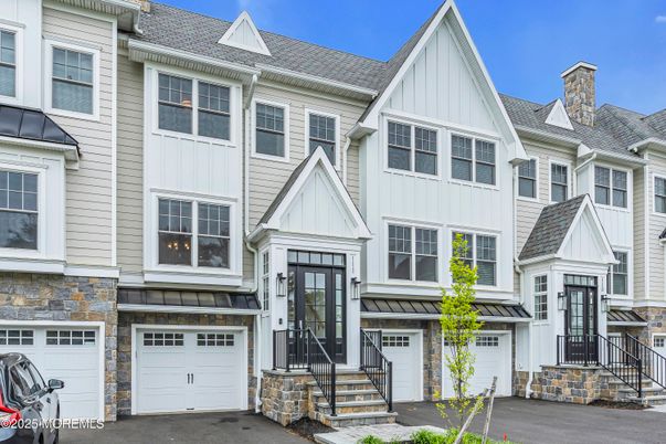 Attached, Exterior, Facade, Rowhouse