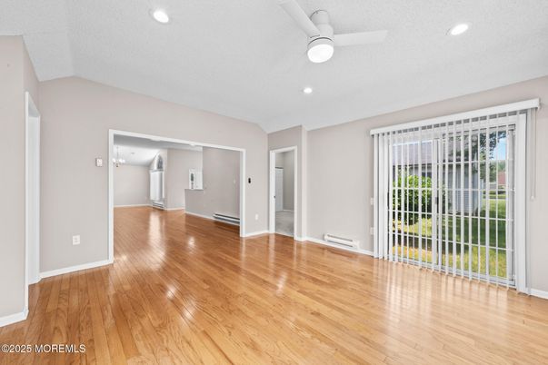 Empty room, Interior, Recessed Lighting, Wood Texture Flooring