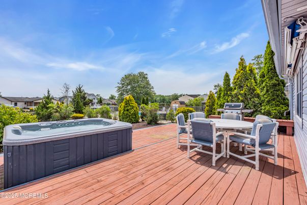 Exterior, Hot Tub