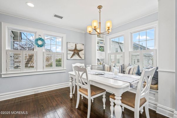 Chandelier, Dining room, Interior, Recessed Lighting, Wood Texture Flooring
