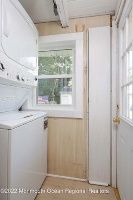 Interior, Washer, Wood Texture Flooring