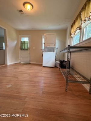 Interior, Utility Closets, Washer, Wood Texture Flooring