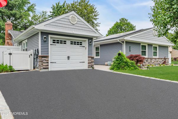 Detached Garage, Exterior