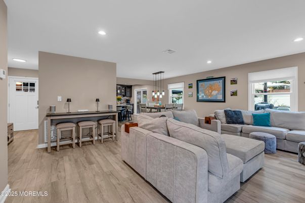 Dining room, Interior, Living room, Pendant Lights, Recessed Lighting, Wood Texture Flooring