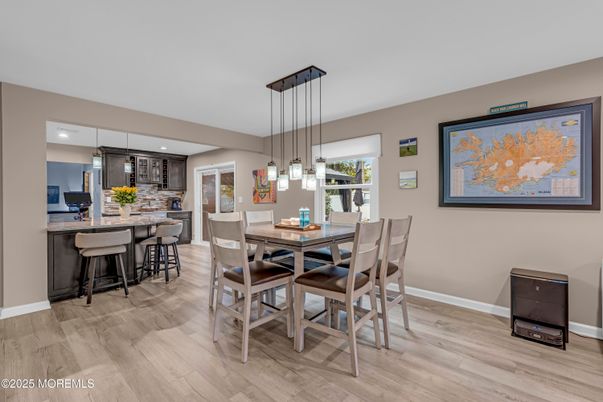 Dining room, Interior, Kitchen, Pendant Lights, Recessed Lighting, Wood Texture Flooring