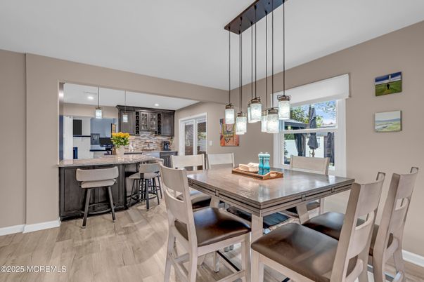 Dining room, Interior, Kitchen, Pendant Lights, Recessed Lighting, Wood Texture Flooring