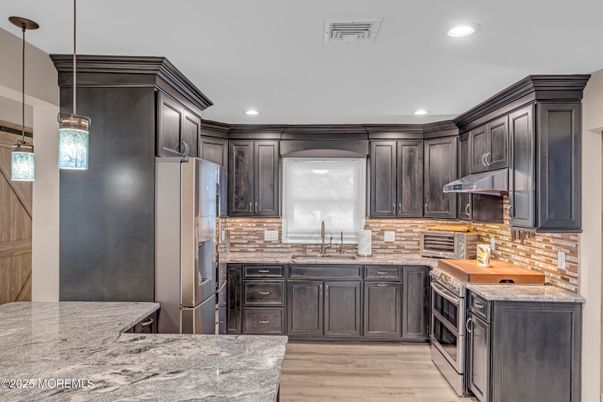 Interior, Kitchen, Pendant Lights, Recessed Lighting, Wood Texture Flooring