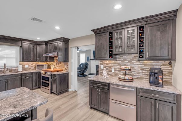 Fitness Equipment, Interior, Kitchen, Recessed Lighting, Wood Texture Flooring