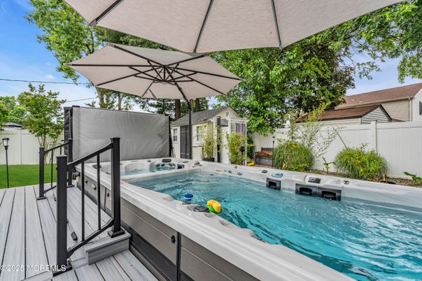 Exterior, Hot Tub