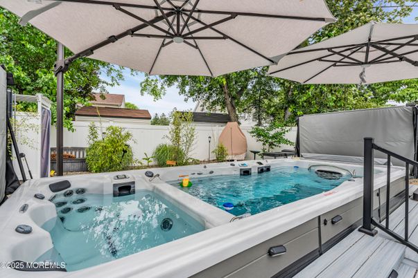 Exterior, Hot Tub