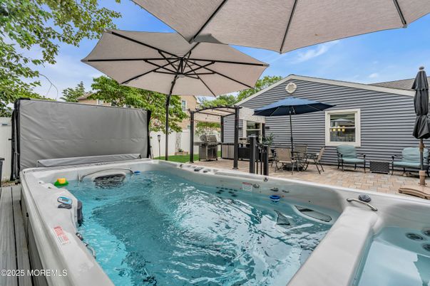 Exterior, Hot Tub