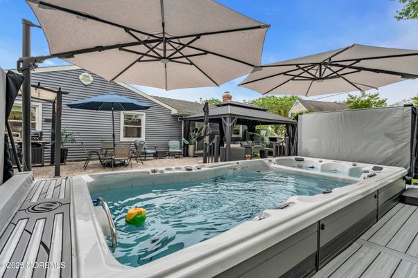 Exterior, Hot Tub